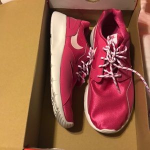 Nike Youth Pink Sneakers